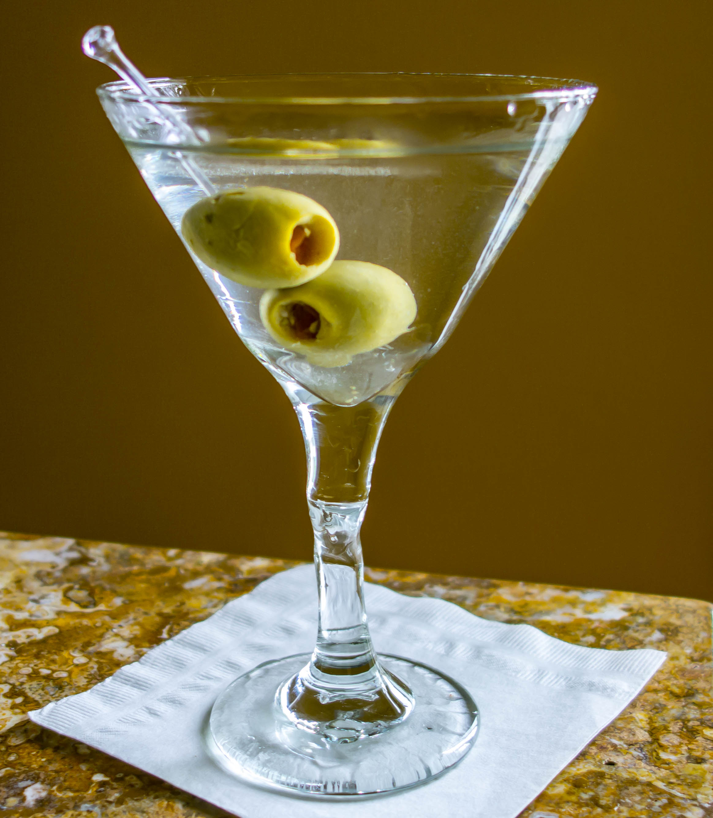 https://realfoodfinds.com/wp-content/uploads/2013/08/Classic-Martini-4.jpg
